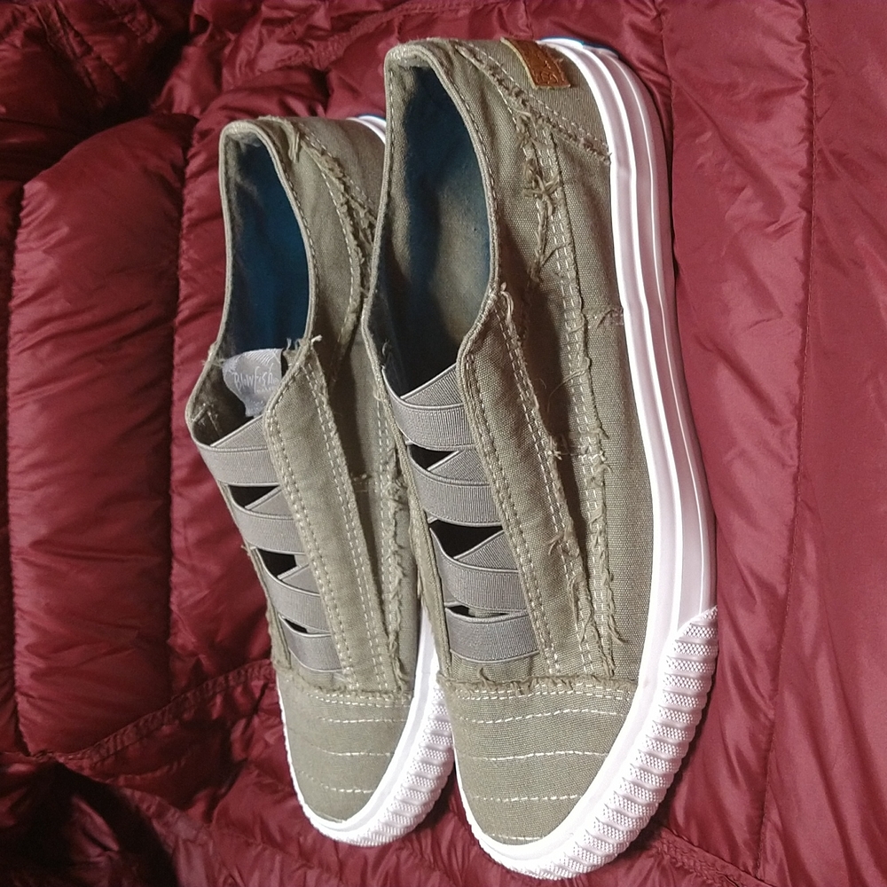 Olive green blowfish Malibu sneakers